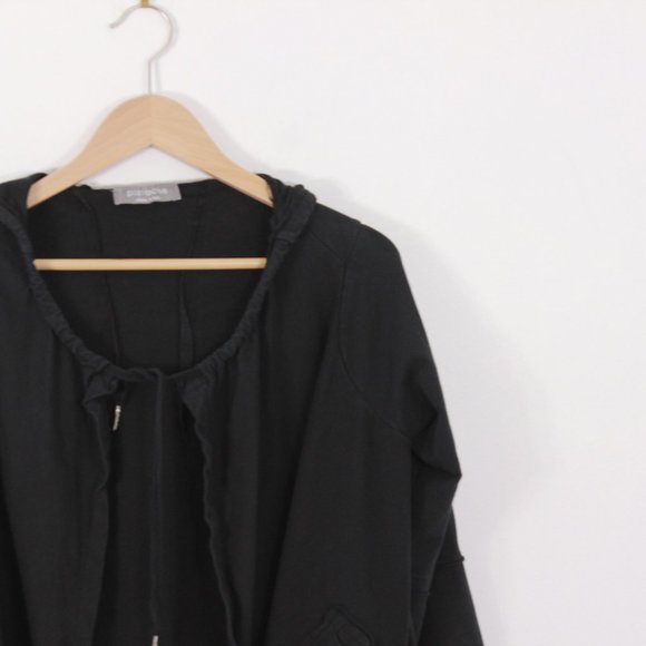 *Pistache Black Cape Sweater - Picture 10 of 11